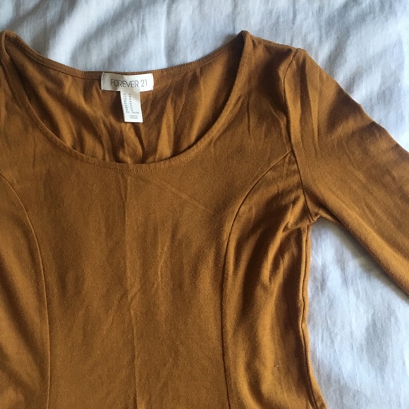 Ochre swing dress with 3/4 length sleeves - Picture 2 of 3